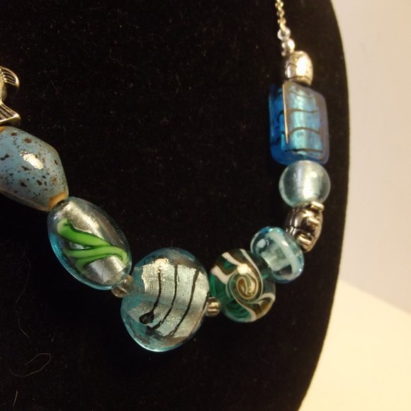 Vintage NRT Necklace - Avon - Blue & Green Glass Sea Turtle Fish Ocean Theme - Picture 2 of 7